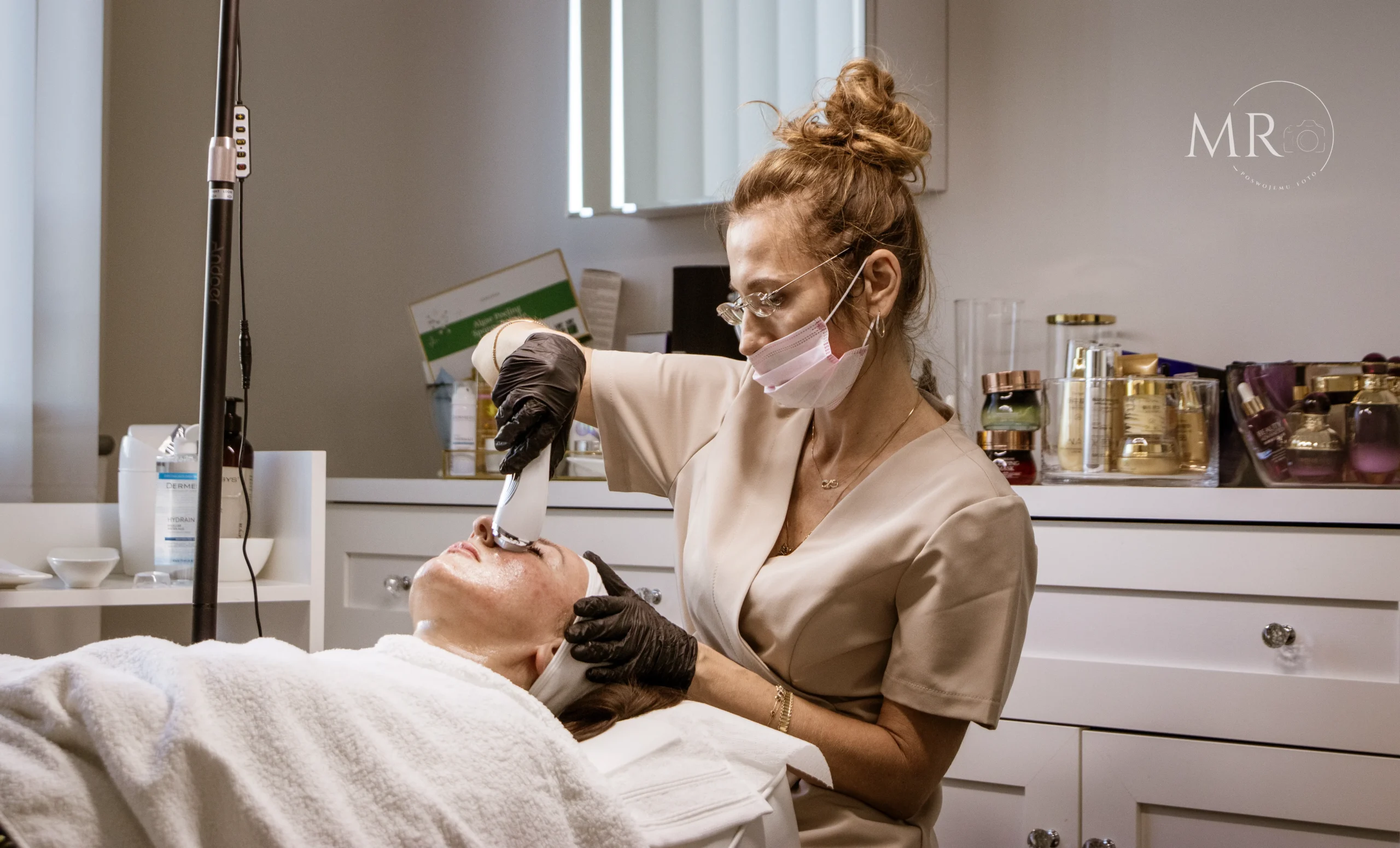 Marzena Kalisz Cosmopolitan Beauty Clinic - Botoks Trening EMS